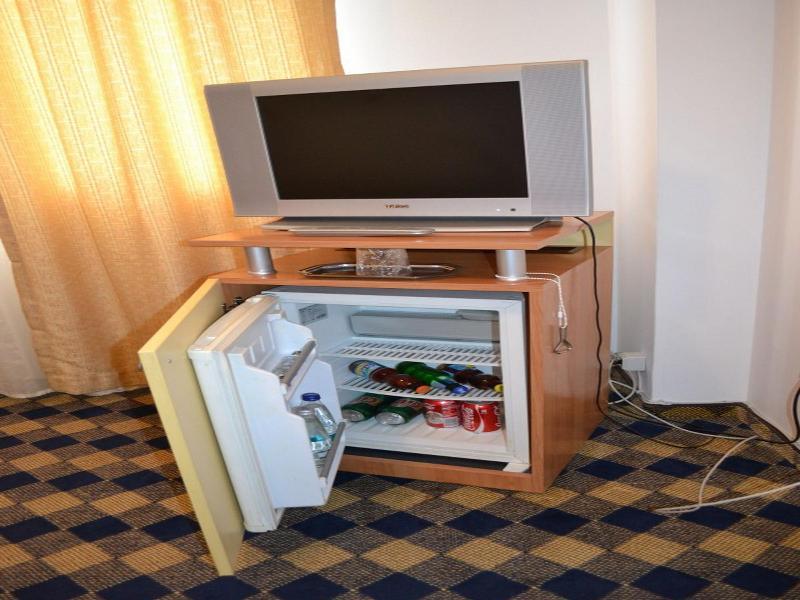 Plus Hotel Craiova Exterior foto