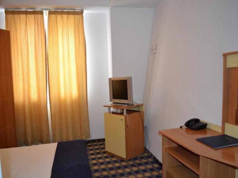 Plus Hotel Craiova Exterior foto