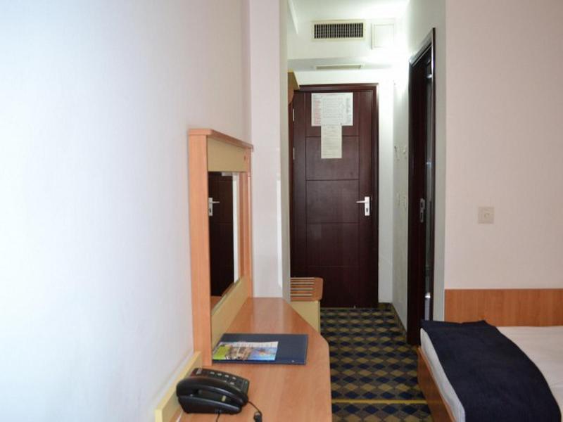 Plus Hotel Craiova Exterior foto