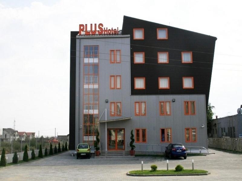 Plus Hotel Craiova Exterior foto